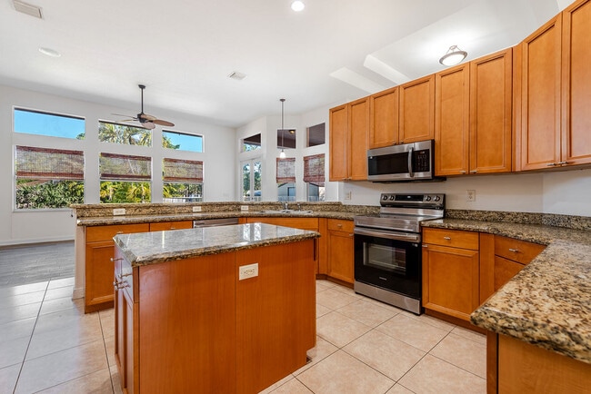 Building Photo - 13577 52nd Ct N