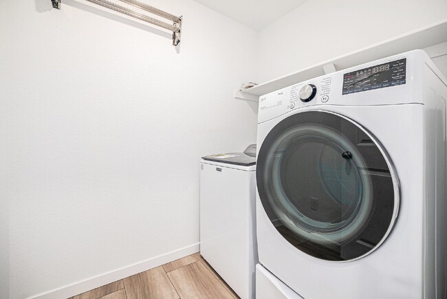 Building Photo - "Spacious 4-Bedroom Duplex Oasis with 3 Full Baths in Erie, CO - Your Perfect Home Awaits!"