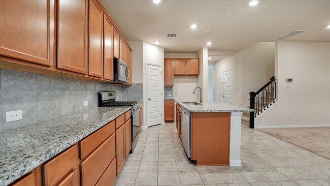 Building Photo - Redland Rd/281 Sienna Subdivision