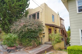 Building Photo - Charming 2 Bedroom Berkeley Unit Available!