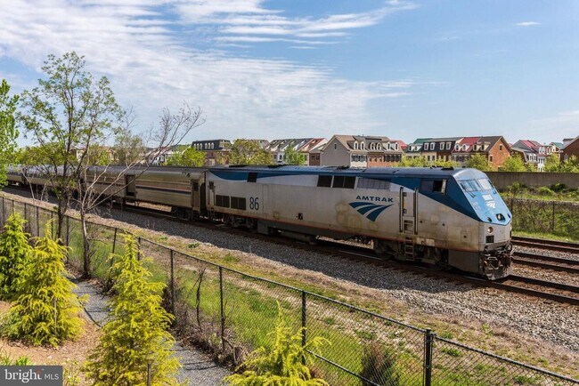 Building Photo - 2004 Potomac Ave