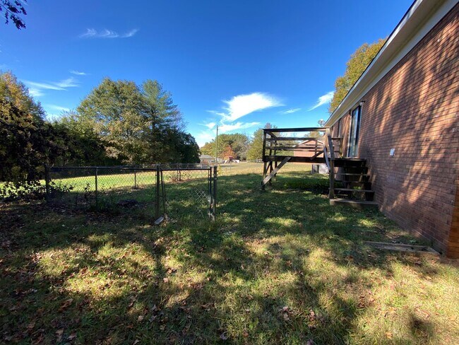 Building Photo - 6026 Emerald Ln