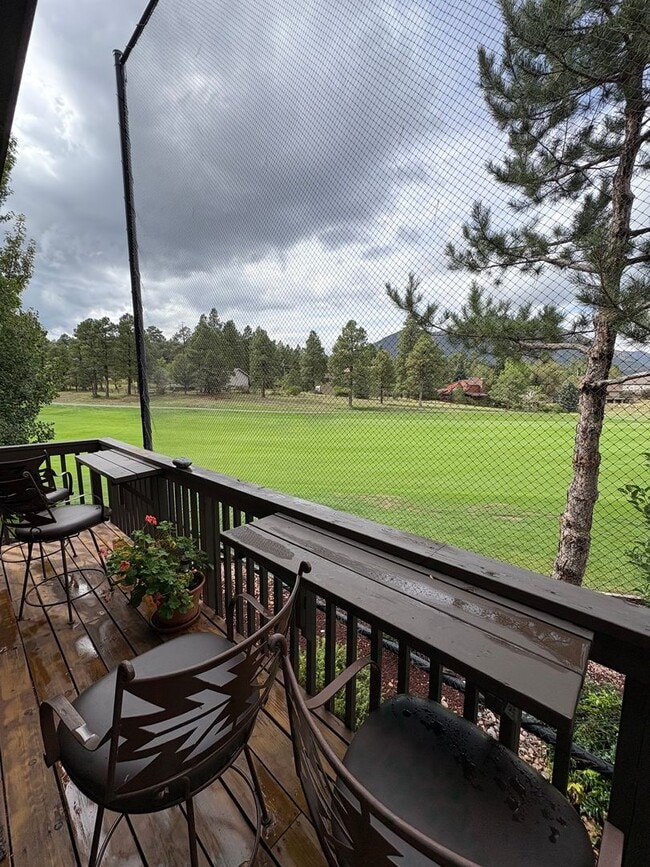 Building Photo - Vacation Rental: Golf Course Views Country Club Townhome