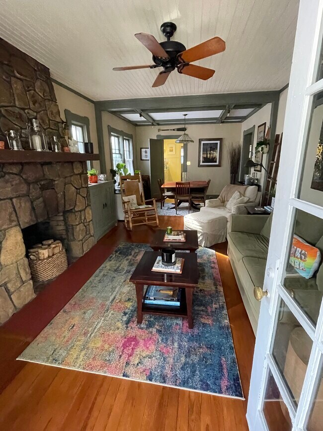 Building Photo - 1404 4th Ave