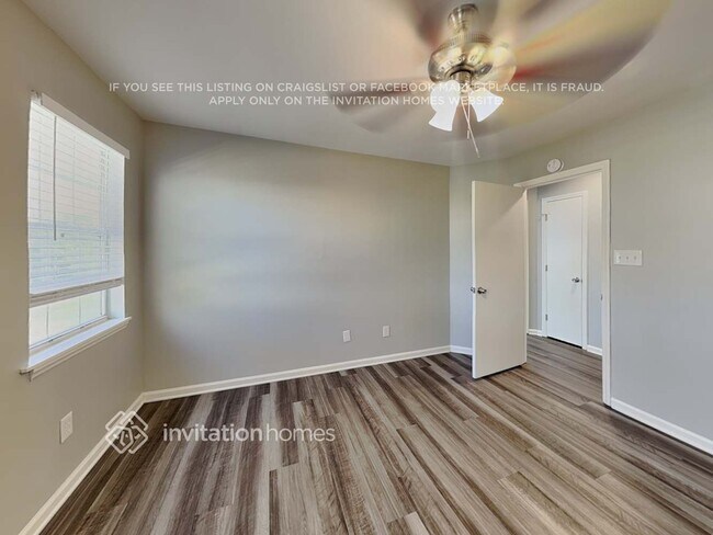 Building Photo - 9821 Stephen Thompson Ln