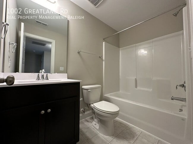 Building Photo - 1002 Greatland Rd