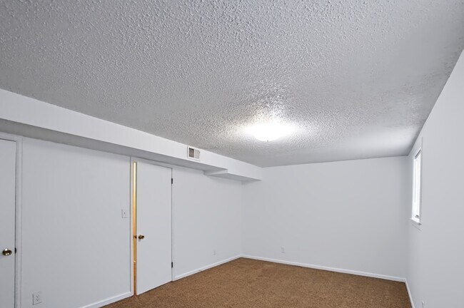 Building Photo - 4303 9th St Rd