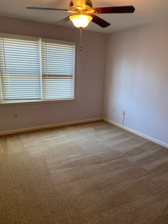 Building Photo - 1515 S Lumpkin St