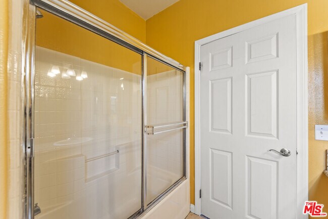 Building Photo - 12375 Osborne Pl