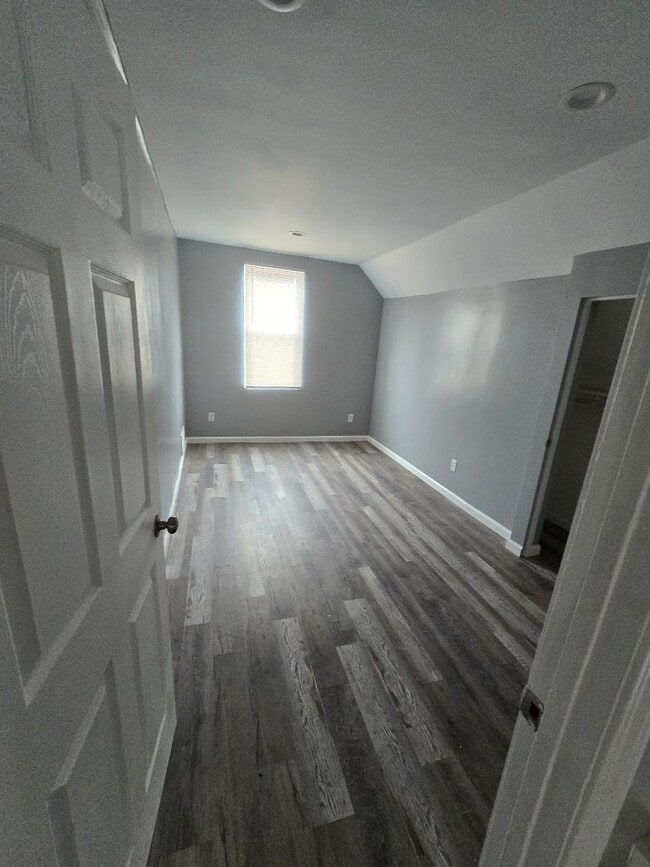 Building Photo - 148 N Dade Ave