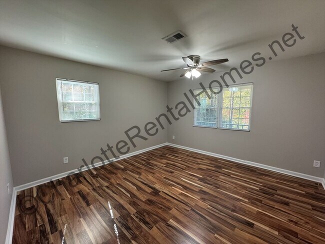 Building Photo - Rocking Chair front porch in Mint Hill!