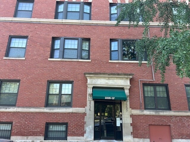 Primary Photo - 2237 N Kedzie Blvd