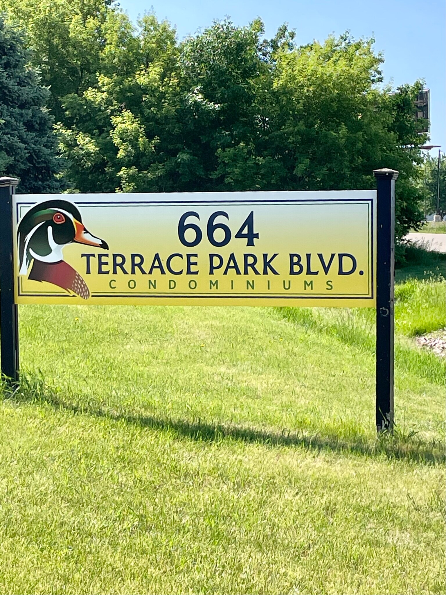 Building Photo - 664 Terrace Park Blvd