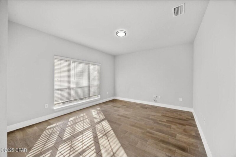 Building Photo - 148 Hidalgo Dr