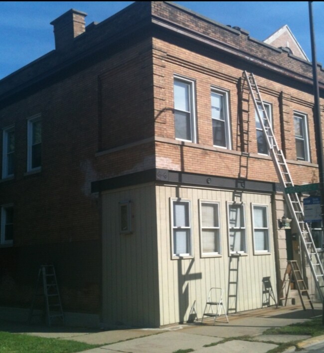 Primary Photo - 2859 N Damen Ave