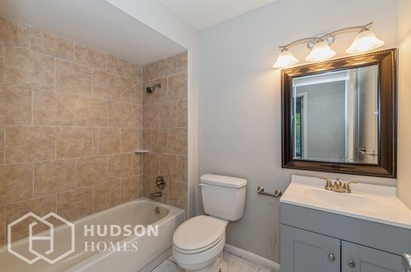 Building Photo - NOW AVAILABLE! 1296 Huntington Ln, Rockled...