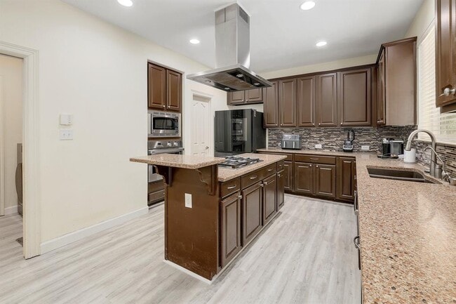 Building Photo - 2129 Clear Lake Pl