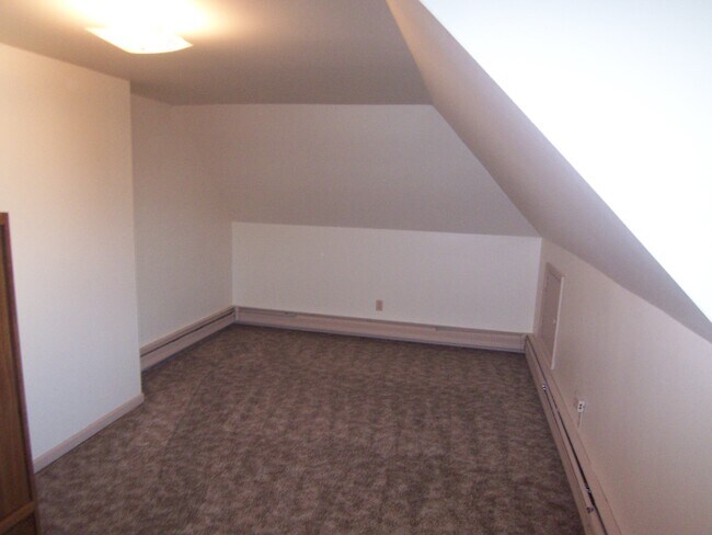 Building Photo - 539 E 10th Ave