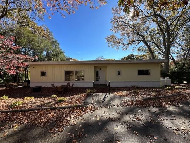 Building Photo - 9 Wampanoag Cir