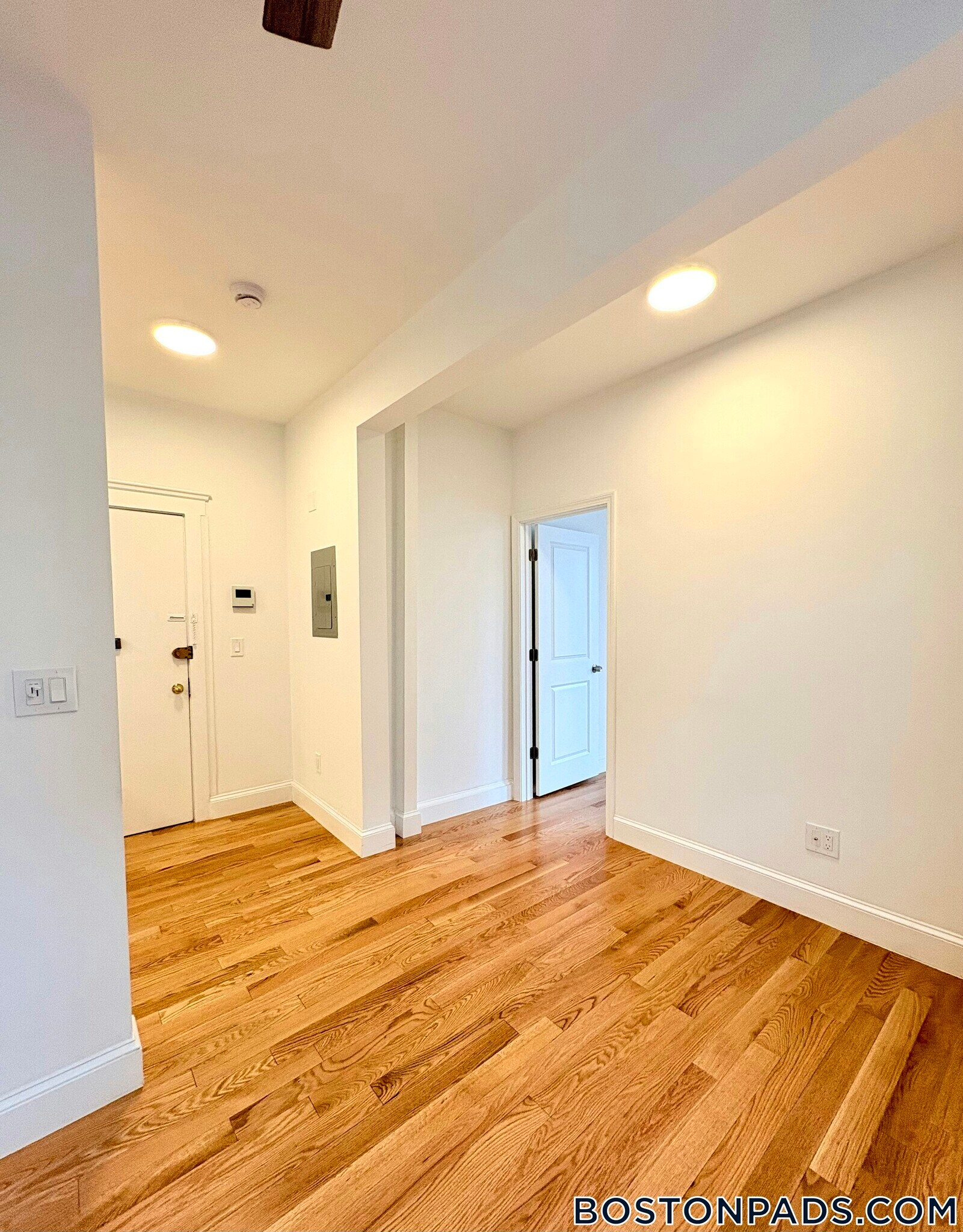 Building Photo - 95 Park Dr