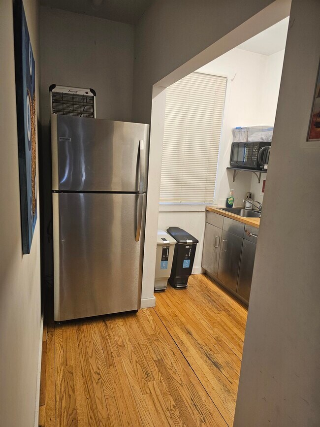 Building Photo - 148 71st St