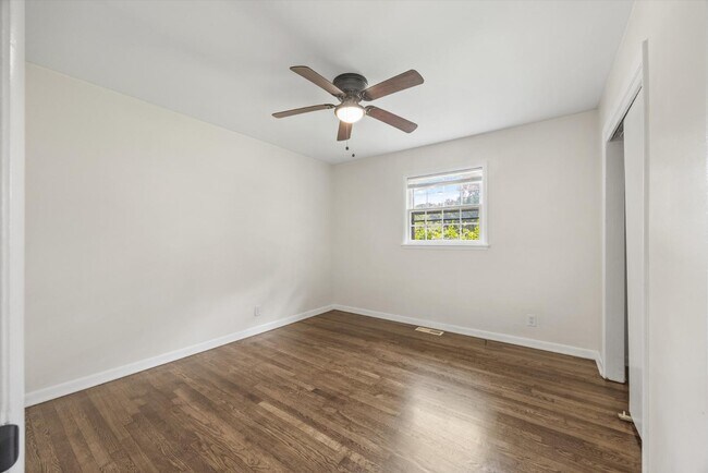 Building Photo - 2111 Shady Ln Cir NW