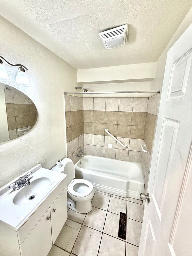 Building Photo - 2564 S 700 E