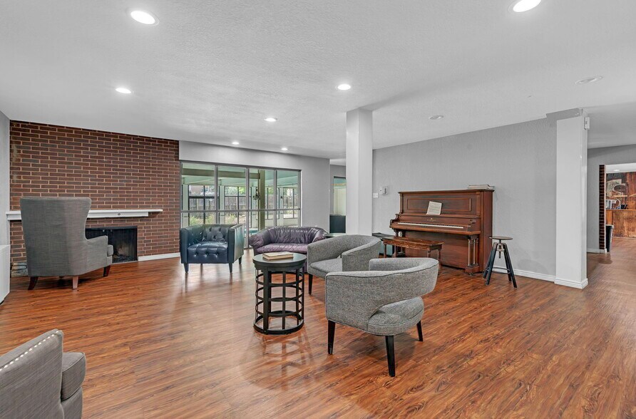 Building Photo - 2227 Canyon Blvd