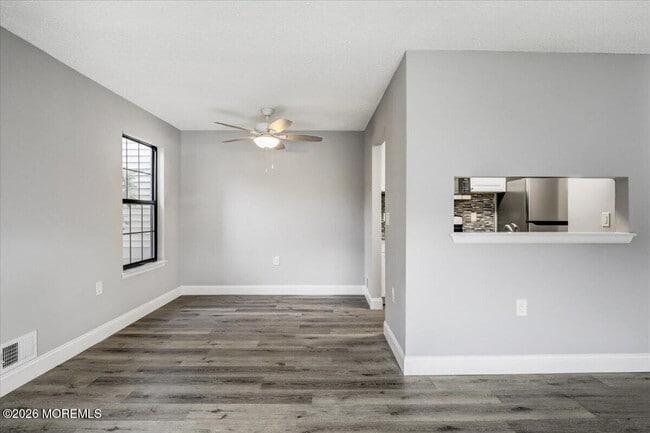 Building Photo - 306 Larkspur Ln