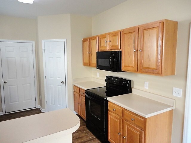 Building Photo - 6025 Brambleberry Way