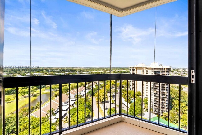 Building Photo - 2425 Presidential Way