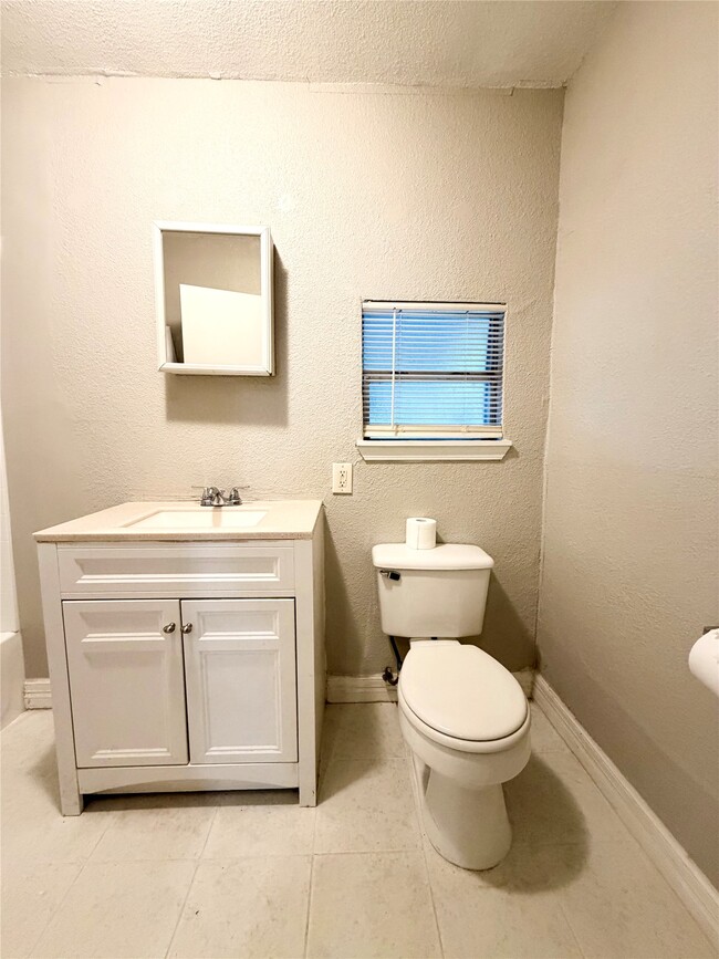 Building Photo - 4422 Mallow St