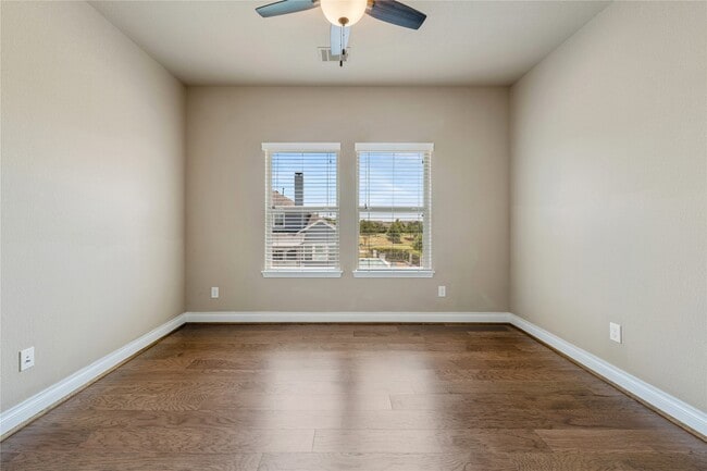 Building Photo - 16910 Canosa Dr