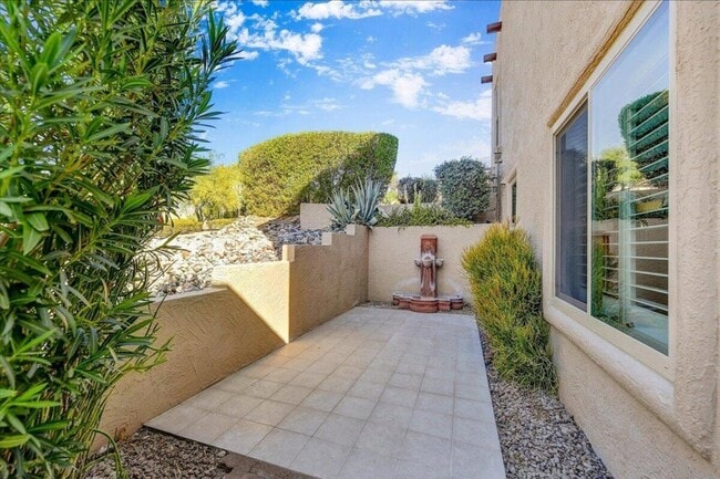 Building Photo - 12641 N Mimosa Dr