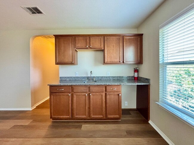 Building Photo - Welcome to this Big & Beautiful! 5 bed/3.5...