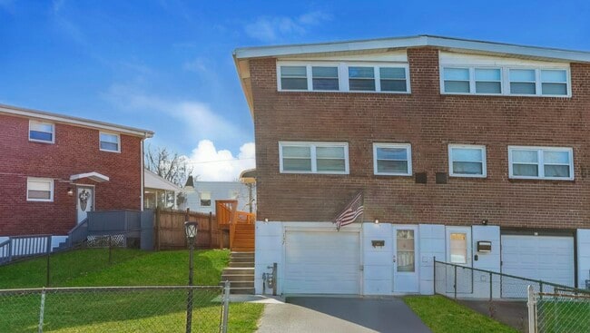 Building Photo - Available Home In Crum Creek Dr