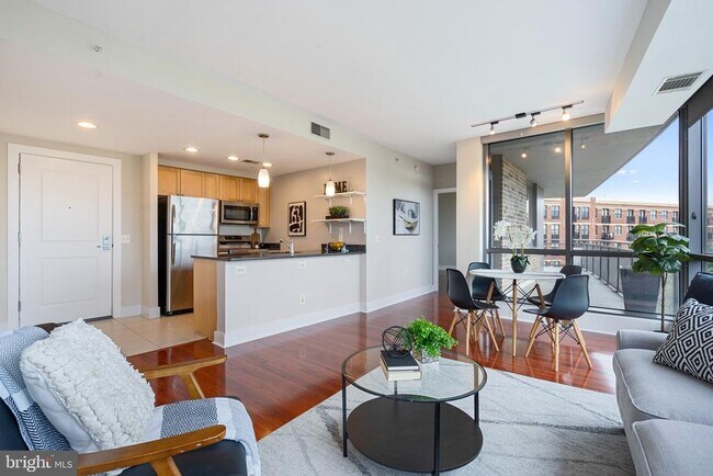 Building Photo - 2001 15th St N