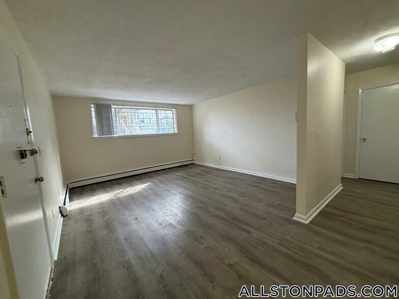 Building Photo - 88 Gardner St