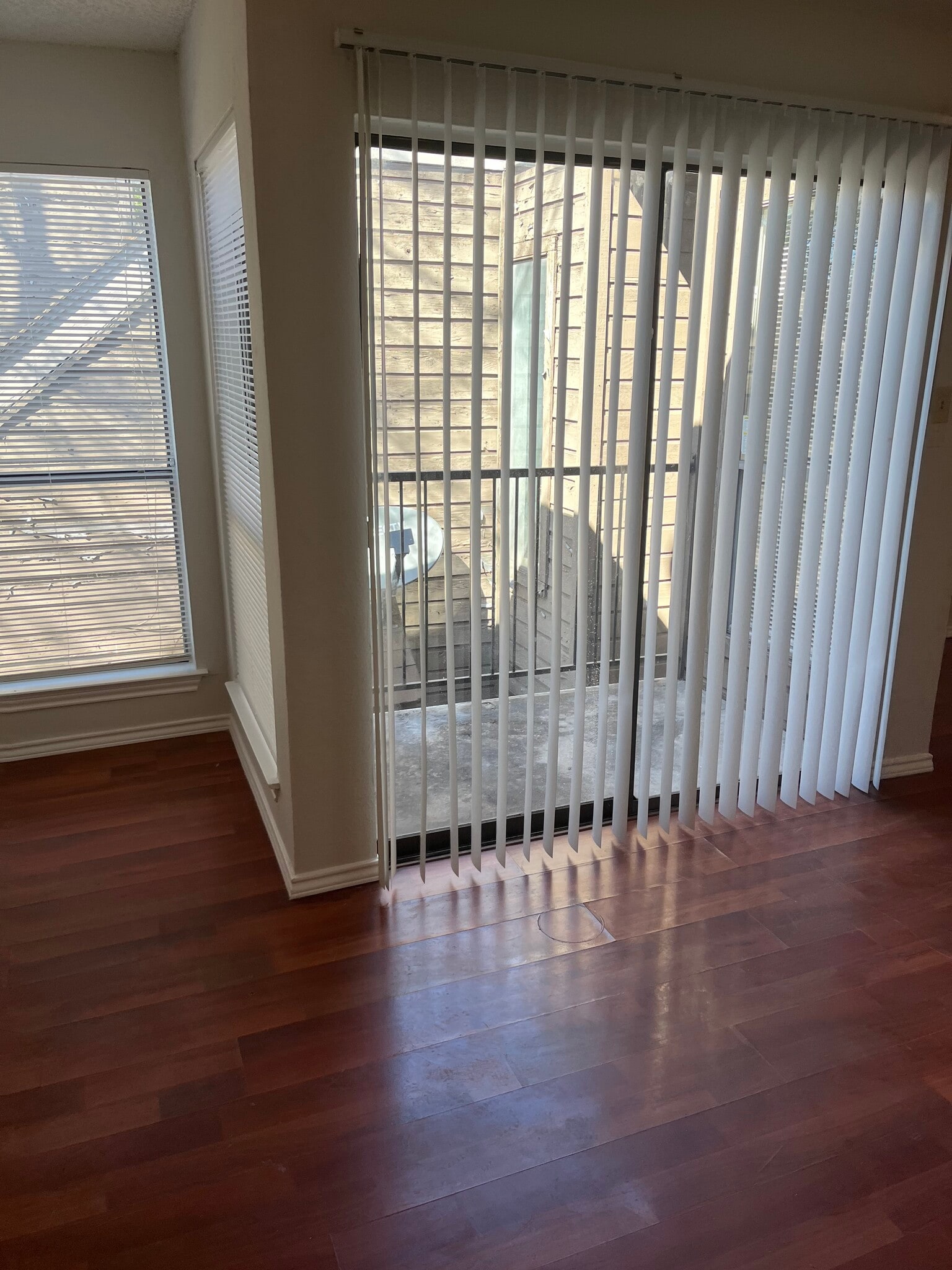 Building Photo - 9809 Walnut St