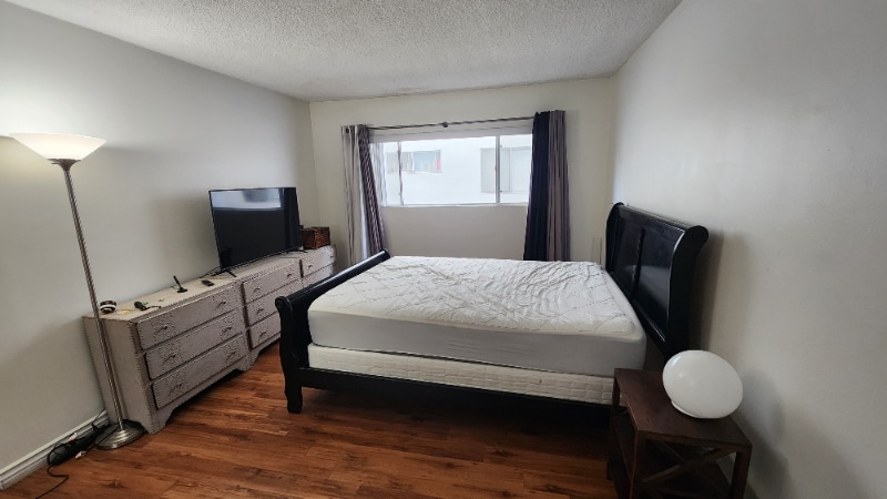 Primary Photo - 310 S Almont Dr