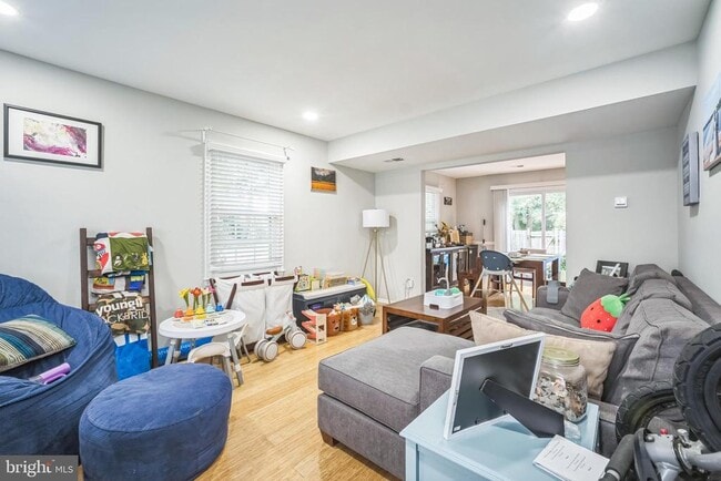 Building Photo - 7701 Durer Ct