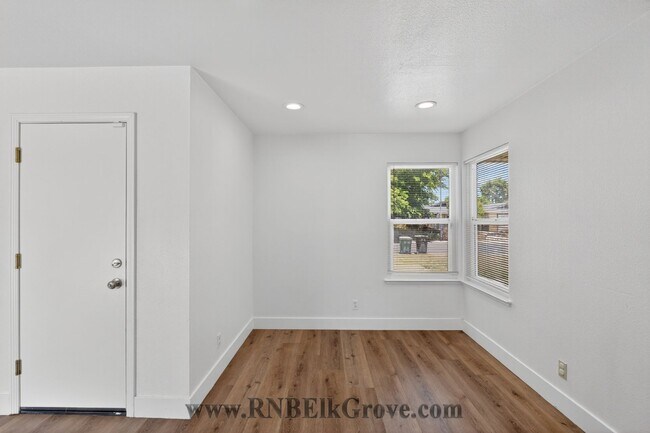 Building Photo - 6844 Sandrock Way