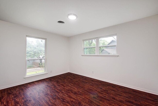 Building Photo - 6108 Cherrylawn Cir