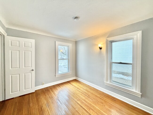 Building Photo - 426 S Jackson St