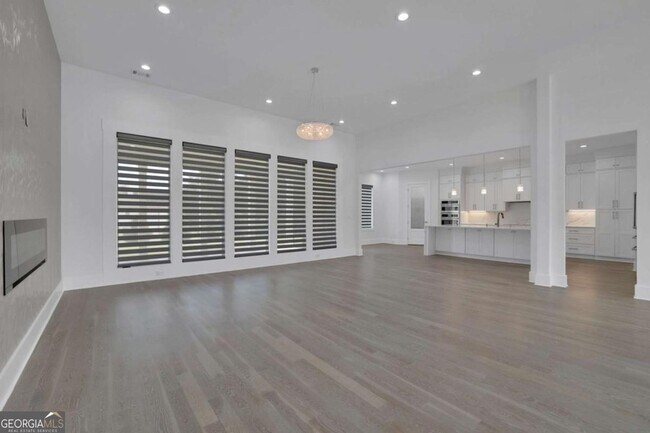 Building Photo - 2964 Old Peachtree Rd NE