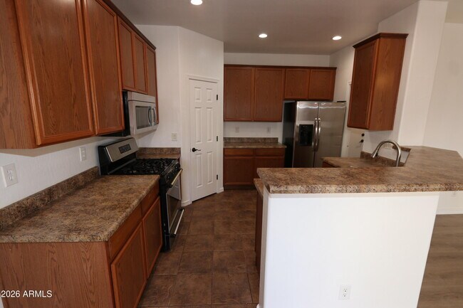 Building Photo - 7808 S 5th Ave