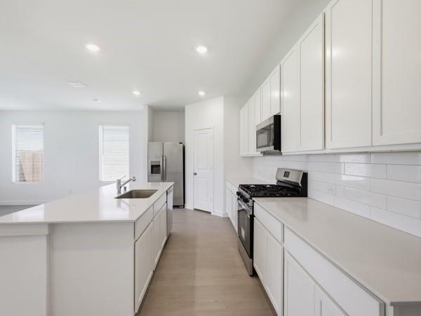 Building Photo - 7009 Camphor Ct