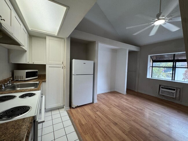 Building Photo - 1260 E 113th Ave