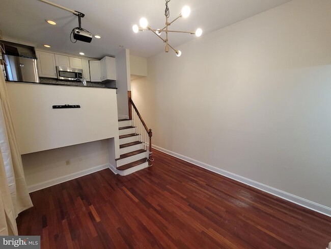 Building Photo - 1828-1800 Green St