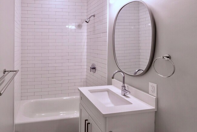 Building Photo - 34 Edison Green